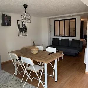 Dans Maison Basque Hébergement de vacances