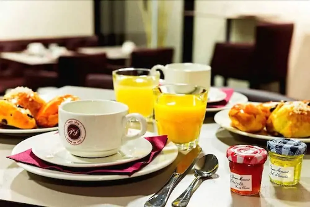 Hotel Le Pere Leon Toulouse 3*,