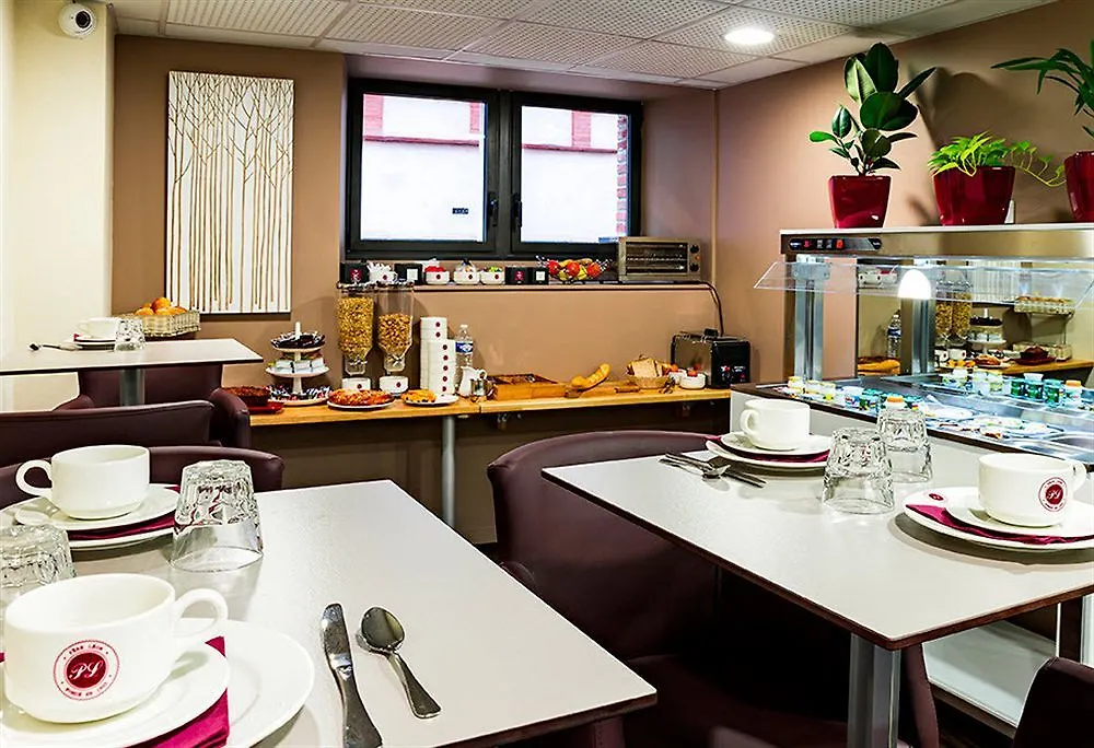 Hotel Le Pere Leon Toulouse 3*,  France
